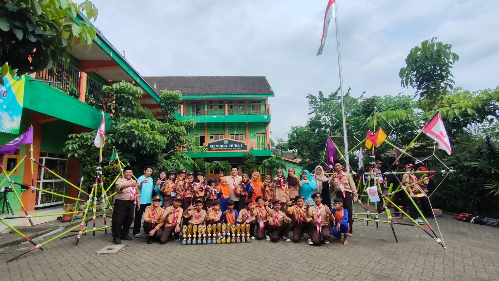 Semarak Persari Madrasah Kkm 3 Kota Malang 2025, Mi Nurul Huda 1 Sabet Trophy Terbanyak